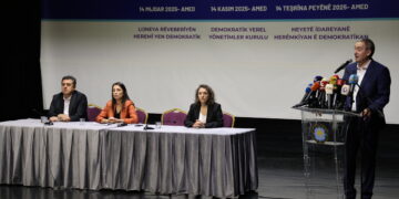 Bakirhan: Divê hevşaredarên me vegerin ser wezîfeya xwe