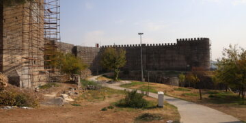 ‘Reseniya bedenên Amedê û nasnameya Sûrê tê tunekirin’