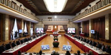 Kurtulmuş û kordînatorên partiyên siyasî dest bi civînê kirin