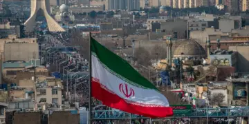 Rejîma Îranê 8 girtî darve kirin