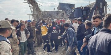 Li Rihayê di qezaya înşaetê de 2 karker mirin