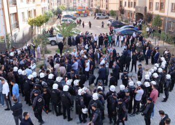 Waliyê Şirnexê serdana mala şînê asteng kir!