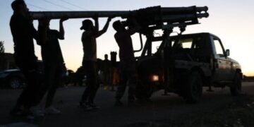 Suveyda de pêkewtişê giranî: Hêzanê Hukmatê Demkî El Mecdel hedef girewt