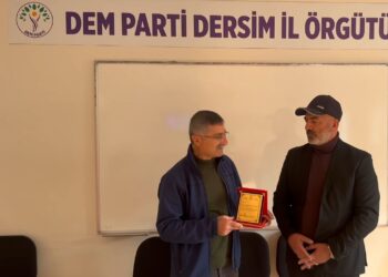 Pîzzakero namdar xelata xo dîyarîya Demîrtaş, Erdogan û Bahçelîyî kerd