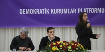 Bi tîfaqa Kurd û Tirkan wê demokrasî were Rojhilata Navîn