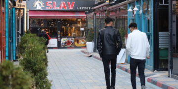 Li Wanê tabela û xizmeta bi Kurdî di nava dikandaran de zêde dibe