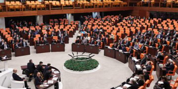 11emîn pakêta darazê li meclisê hat qebûlkirin