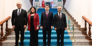 Heyetê Îmrali: Aştîye bi hiqûq mende bena