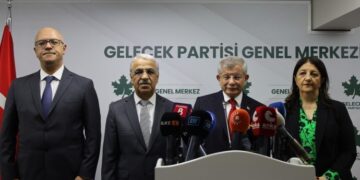 Mîthat Sancar: Merheleya dîyine qanûnê aştî yê Davutoglu: Ganî gamî bilez bêrê eştene