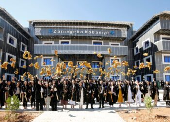 Ji Almanyayê gaveke girîng: Herêma Kolnê sertîfîkayên dibîstanên Rojava dipejirîne