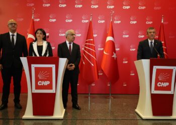 Ozel: Li Sûriyeyê û Tirkiyeyê mafên hemû netewan bên nasîn   Buldan: Divê hemû kes vî barî hilde ser milê xwe