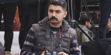 Rojnemeger Cîhan Berk hat girtin