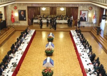 Komîsyonê Meclîsî bi rojevê zîyaretê Îmraliyî kom bi