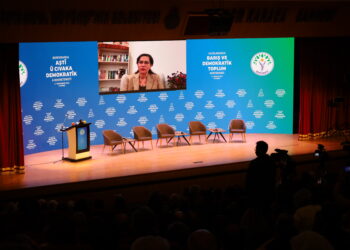 Îlham Ehmed: Em dixwazin li gel rayedarên Tirkiyeyê aştiyê nîqaş bikin