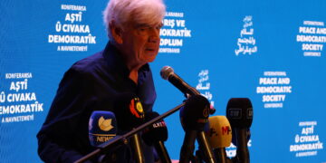 Fîlozof John Holloway: Ez li pey ronahiya Ocalan hatime vir