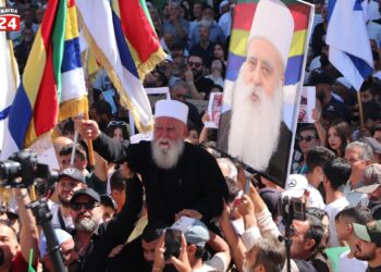 Durzî ji bo mafê çarenûsê daketin kolanan