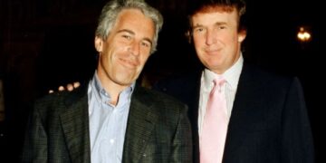 Wêneyê Trump ji dosyaya Epsteînê ya bazirganê fihûşa zarokan hat derxistin