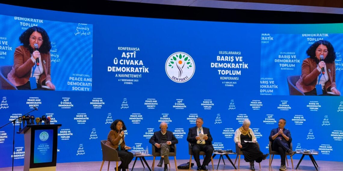 Konferansa Navneteweyî di roja duyemîn de dest pê kir