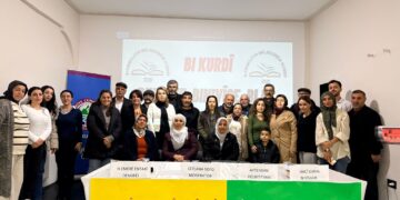 Komeleya Wêjekarên Kurd panelek li dar xist