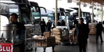 Xebatkarên termînala otobusan: Em roj bi roj zirarê dikin