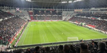 Amedspor bi ser ket û bû lîder