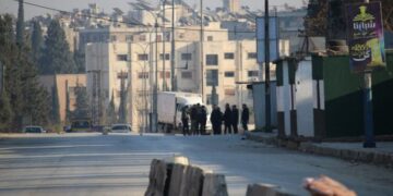 Taxên Şêxmeqsûd û Eşrefiyê hîn jî di bin dorpêçê de ne