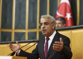 Mîthat Sancar: Pêwîstiya me bi yasayên aştiyê heye