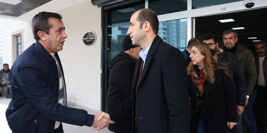 Bayindir û heyeta pê re serdana şîna hunermend Sîdar kir