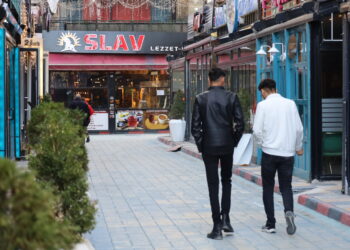 ‘Êdî ma wazenê wa tabelayê ma kurdkî bibê’