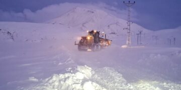 Rêyên 156 gund û mezrayên Wanê girtî ne