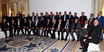 ‘Dewlet bi destê eşîran şerê taybet dimeşîne’