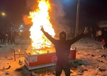 Gel li Rojhilat û Îranê tevî hemû zextan li ser pêyan e