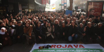 Wan ji bo Rojava meşiya: Taxên Kurdan bi qestî veguherandine qada şer