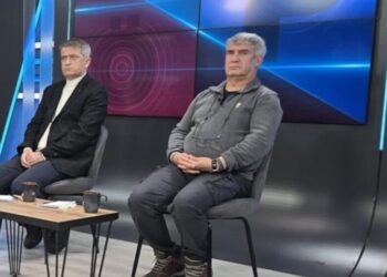 Veysi Aktaş û Çetin Arkaş: Ganî tecrîdê Îmrali bêro wedaritene