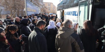 Dayîkanê Serhedî bi sloganan verê xo da Anqara