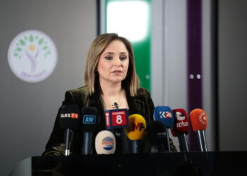 Ayşegul Dogan: Deriyê Îmraliyê vekin bila şer bi dawî bibe