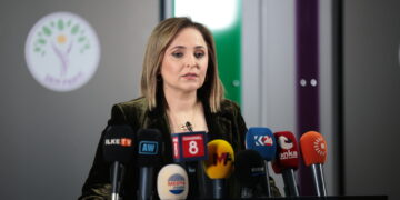 Ayşegul Dogan: Deriyê Îmraliyê vekin bila şer bi dawî bibe