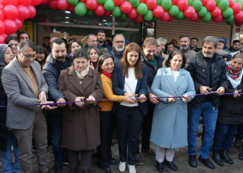 Şaredariya Erxeniyê xwaringeha gel vekir