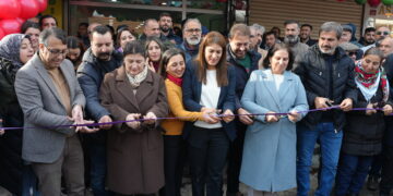 Şaredariya Erxeniyê xwaringeha gel vekir