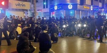 Xwepêşandanên li Îranê di roja 6emîn de ne: Gel hat gulebarankirin