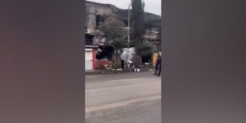 Dîmenên ku rejîma Îranê gel gulebaran dike hat weşandin