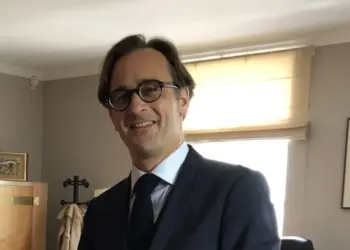 Tobîas Tuncel: Ji tundûtûjiya li Helebê gelekî bi fikar im