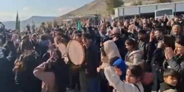 Gelê Dêrikê ji bo pêşwazîkirina gelê Başûr li Sêmalkayê ye