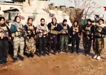 Şervanên YPGê û YPJê: Kes nikare vî welatî teslîm bigire