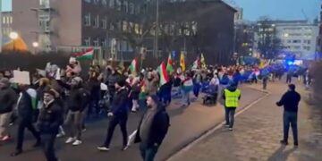 Gel li Swêd û Îngîltereyê ji bo Rojava meşiya