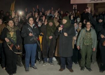 Gelê Kobanê: Dê Kobanê careke din bibe goristana çeteyan