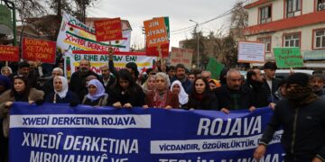 ‘Dixwazin Ocalan bêîtîbar bikin lê nikarin’