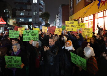 Stenbol ji bo Rojava li ser piyan e: Em ê berxwedanê mezin bikin