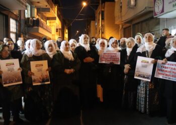 Meclîsa Dayikên Aştiyê ya Îzmîrê ber bi Enqereyê ve bi rê ketin