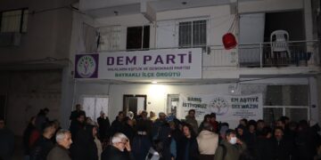 Platforma Saziyên Demokratîk a Îzmîrê êrîşên li ser Rojava şermezar kir